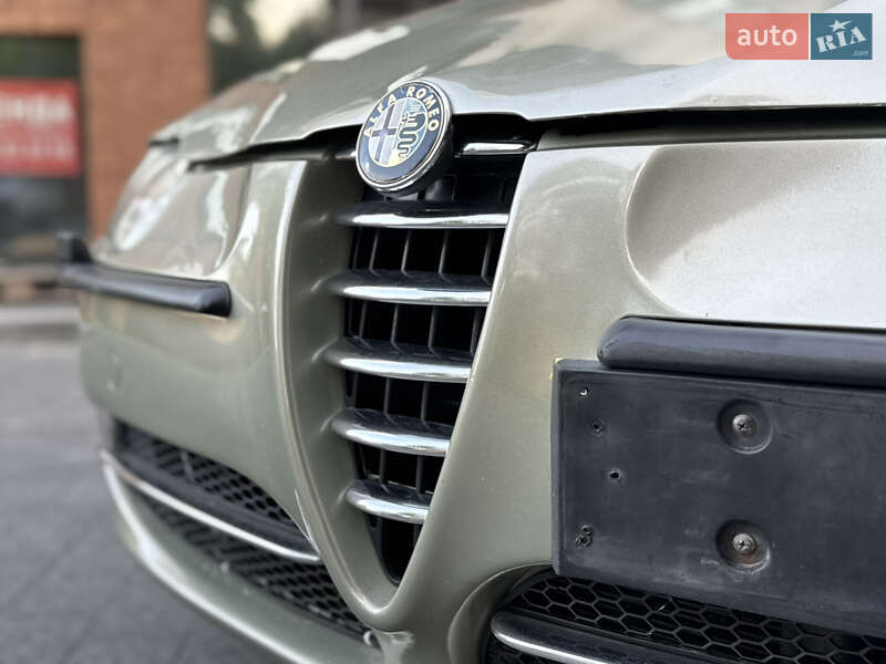 Хэтчбек Alfa Romeo 147 2003 в Львове