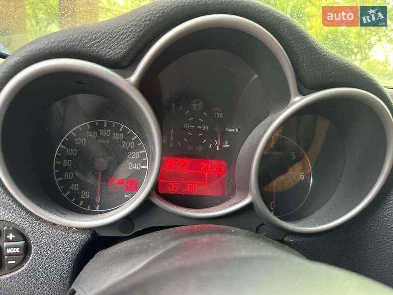 Хэтчбек Alfa Romeo 147 2003 в Львове