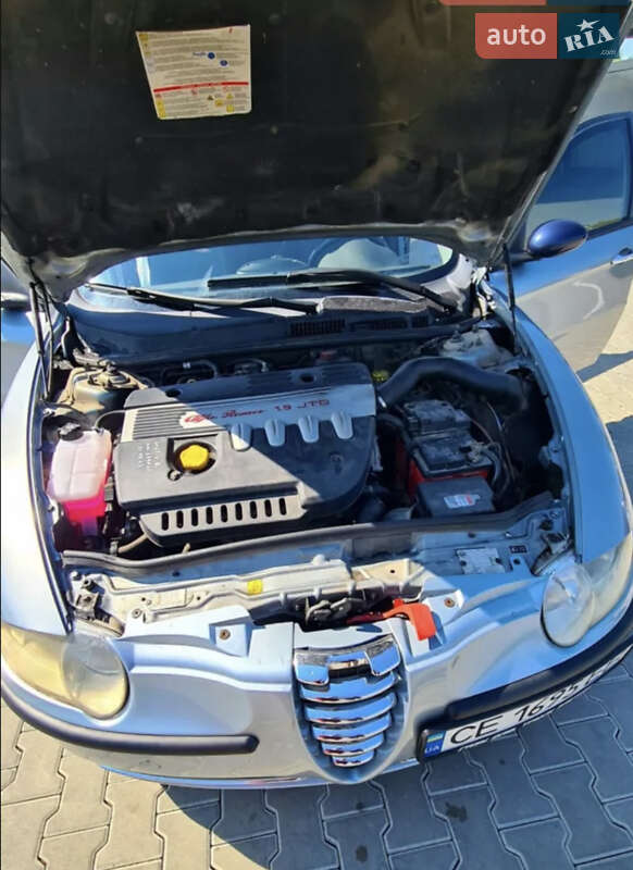 Хэтчбек Alfa Romeo 147 2004 в Черновцах