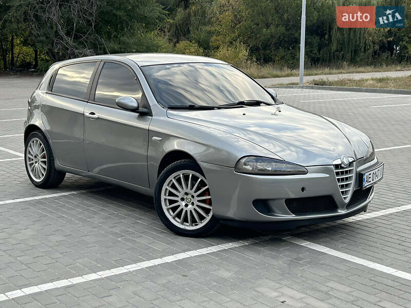 Хэтчбек Alfa Romeo 147 2005 в Днепре