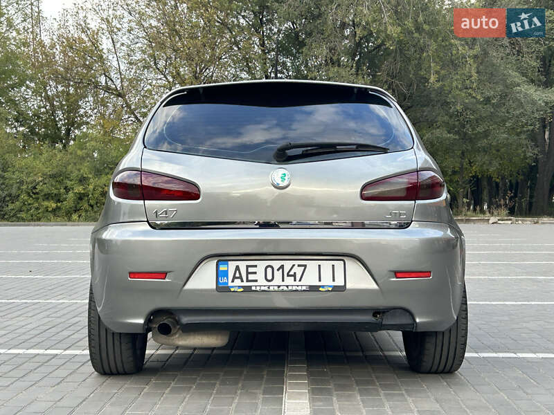 Хэтчбек Alfa Romeo 147 2005 в Днепре