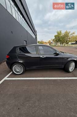 Хэтчбек Alfa Romeo 147 2006 в Киеве