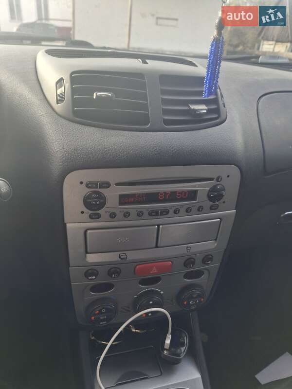 Хэтчбек Alfa Romeo 147 2005 в Лугинах фото 10 Хэтчбек Alfa Romeo 147 2005 в Лугинах