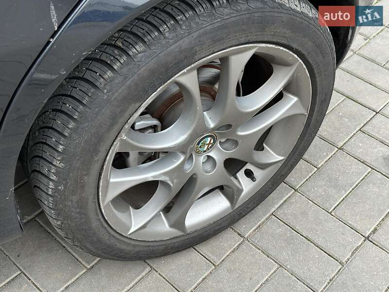 Хетчбек Alfa Romeo 147 2008 в Одесі фото 7 Хетчбек Alfa Romeo 147 2008 в Одесі
