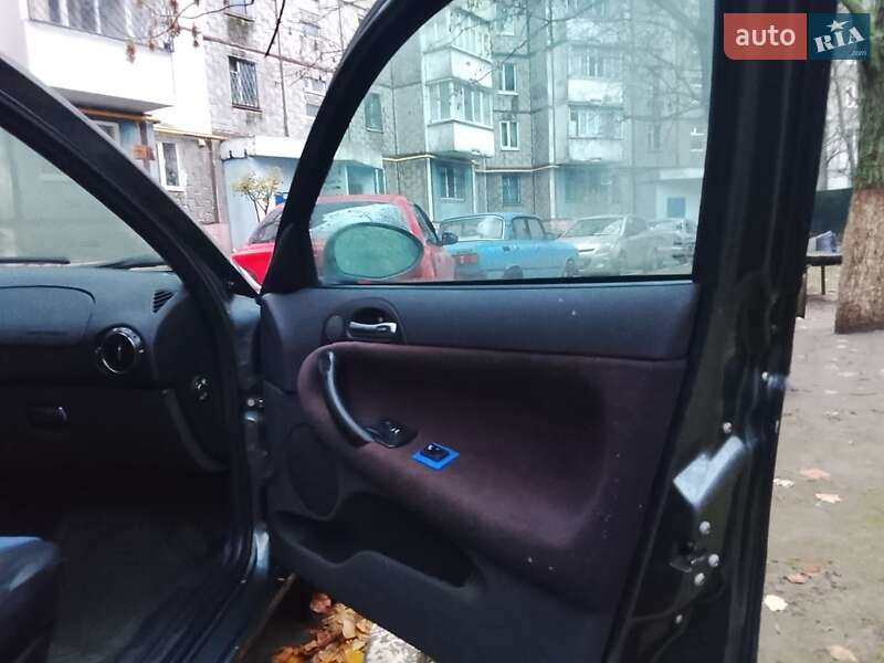Хэтчбек Alfa Romeo 147 2003 в Херсоне