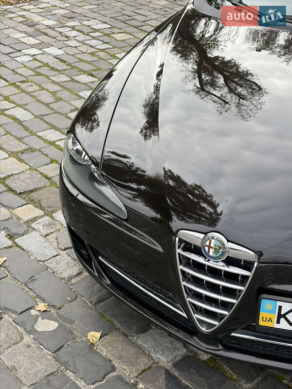 Хэтчбек Alfa Romeo 147 2009 в Киеве