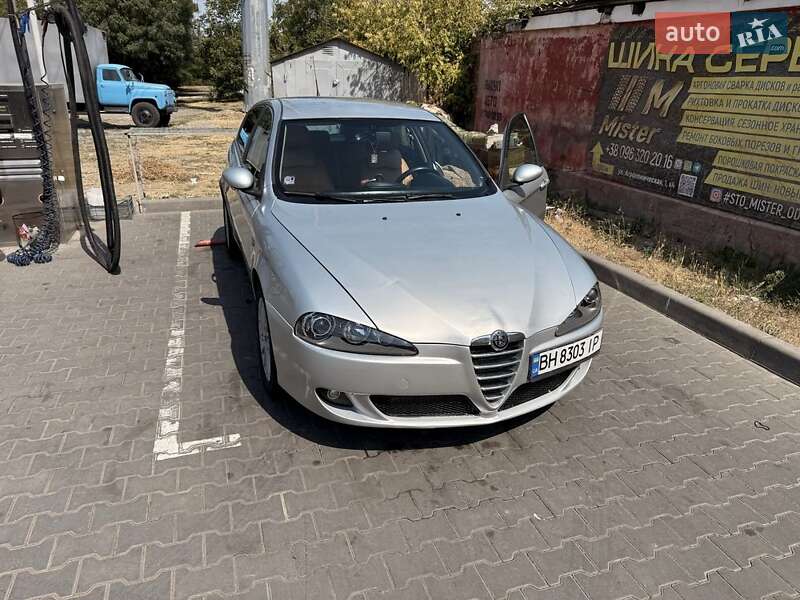 Хэтчбек Alfa Romeo 147 2006 в Одессе