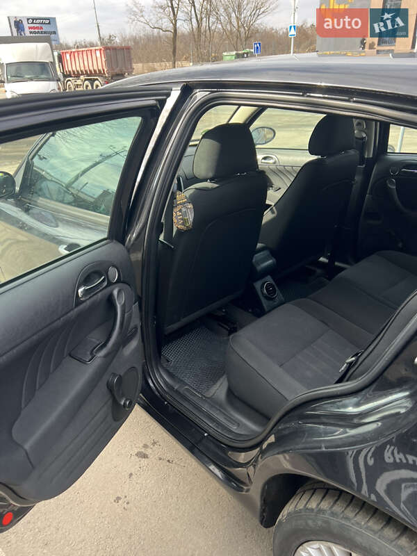 Хэтчбек Alfa Romeo 147 2008 в Вишневом фото 9 Хэтчбек Alfa Romeo 147 2008 в Вишневом