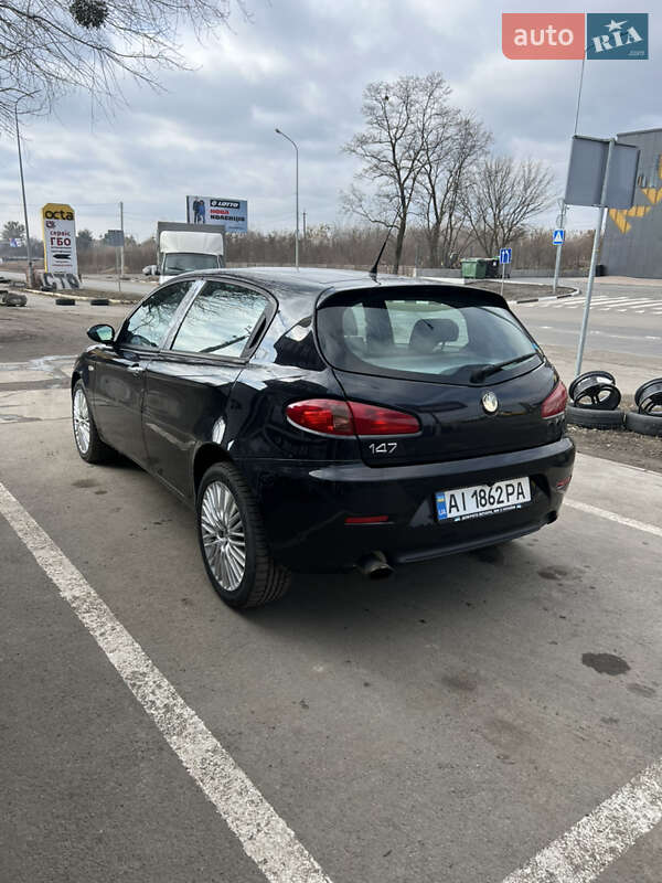 Хэтчбек Alfa Romeo 147 2008 в Вишневом фото 13 Хэтчбек Alfa Romeo 147 2008 в Вишневом