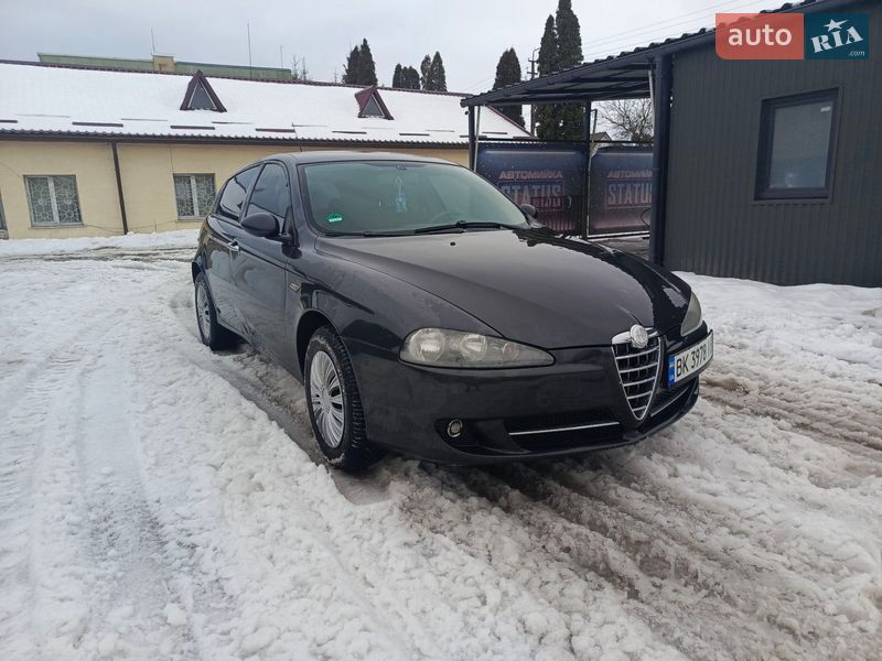 Хэтчбек Alfa Romeo 147 2007 в Остроге