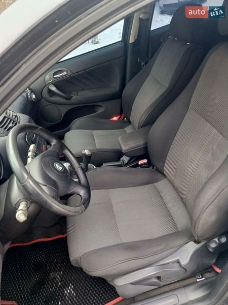 Хэтчбек Alfa Romeo 147 2007 в Остроге