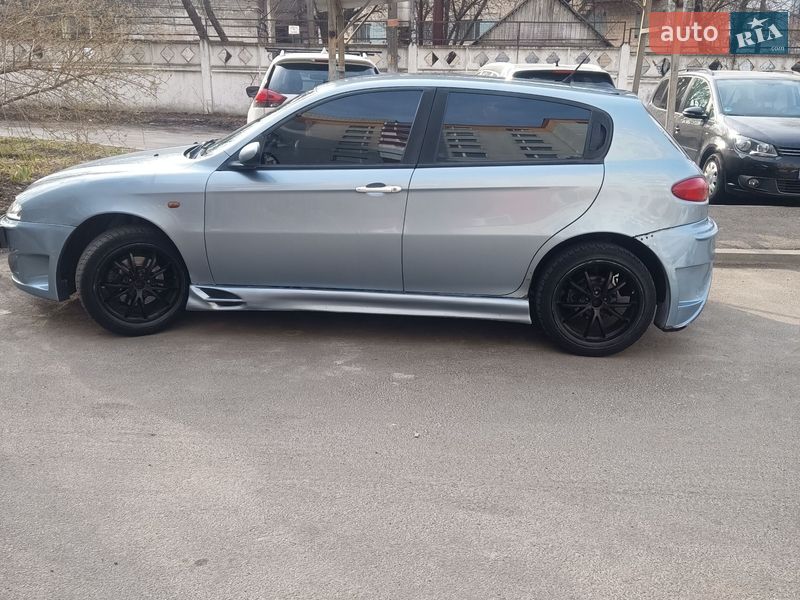 Хетчбек Alfa Romeo 147 2002 в Чернігові