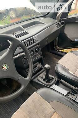 Седан Alfa Romeo 155 1994 в Киеве