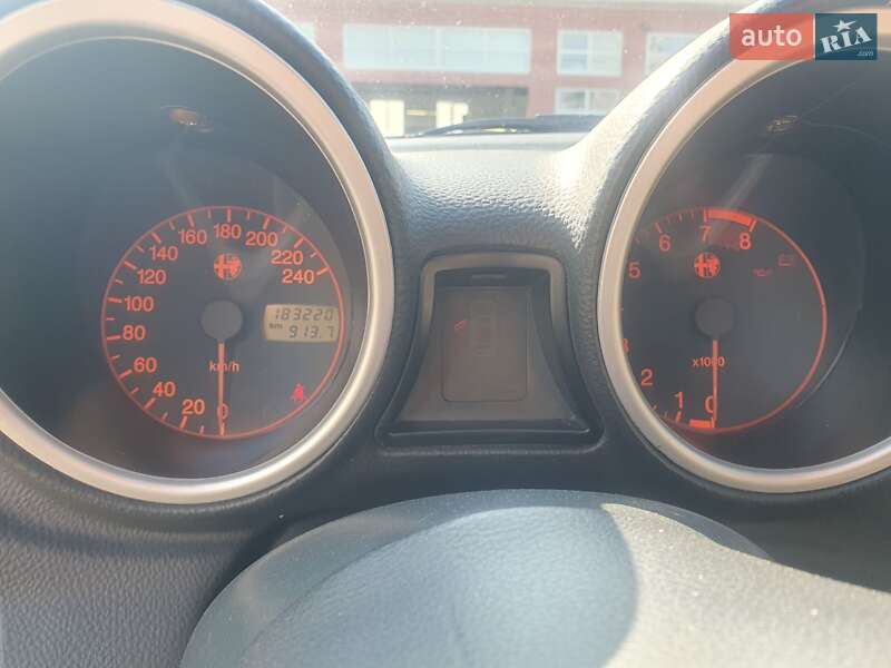 Седан Alfa Romeo 156 1998 в Святопетровское