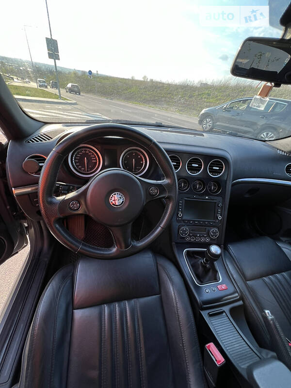Седан Alfa Romeo 159 2010 в Рівному