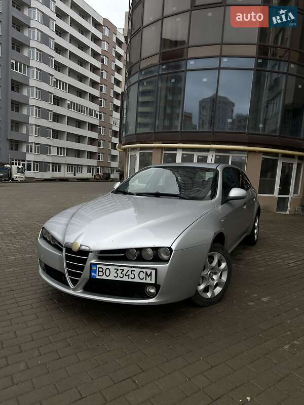 Универсал Alfa Romeo 159 2010 в 