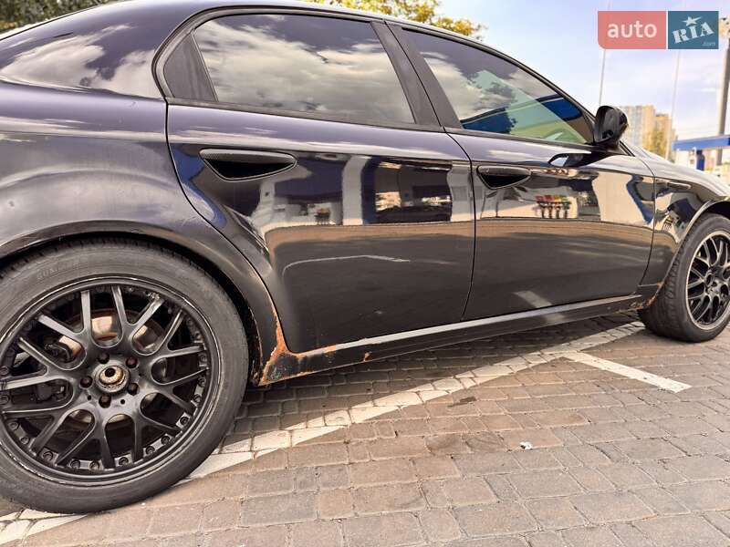 Седан Alfa Romeo 159 2006 в Киеве