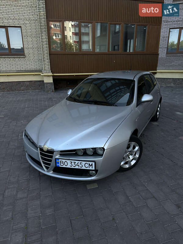 Универсал Alfa Romeo 159 2010 в 