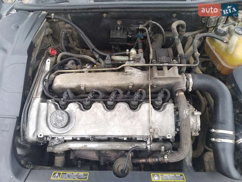 Седан Alfa Romeo 166 1999 в Черновцах