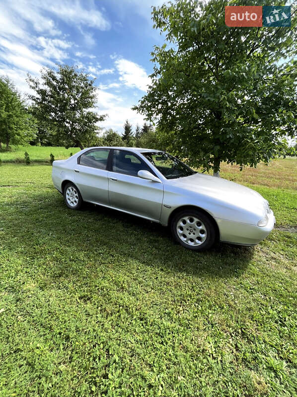 Седан Alfa Romeo 166 2000 в Косові