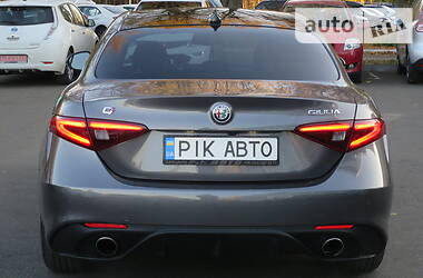 Седан Alfa Romeo Giulia 2016 в Києві