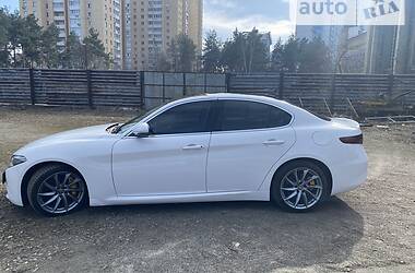 Седан Alfa Romeo Giulia 2017 в Києві