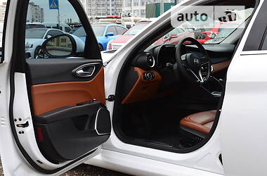 Седан Alfa Romeo Giulia 2017 в 