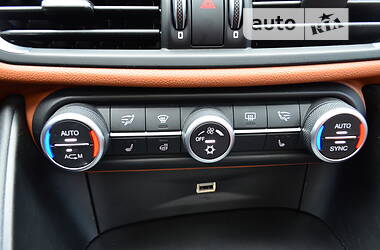 Седан Alfa Romeo Giulia 2017 в 