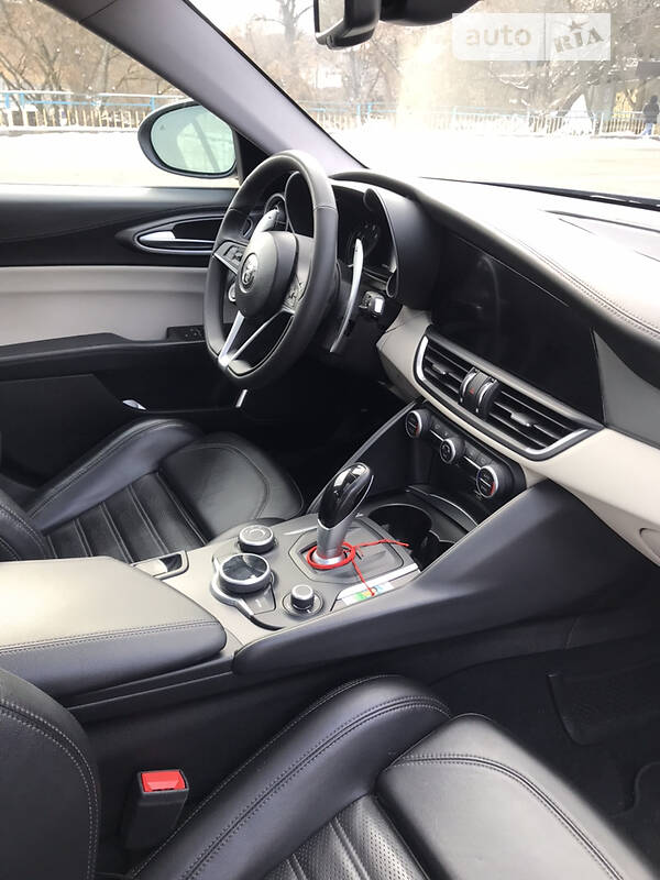 Седан Alfa Romeo Giulia 2018 в Киеве