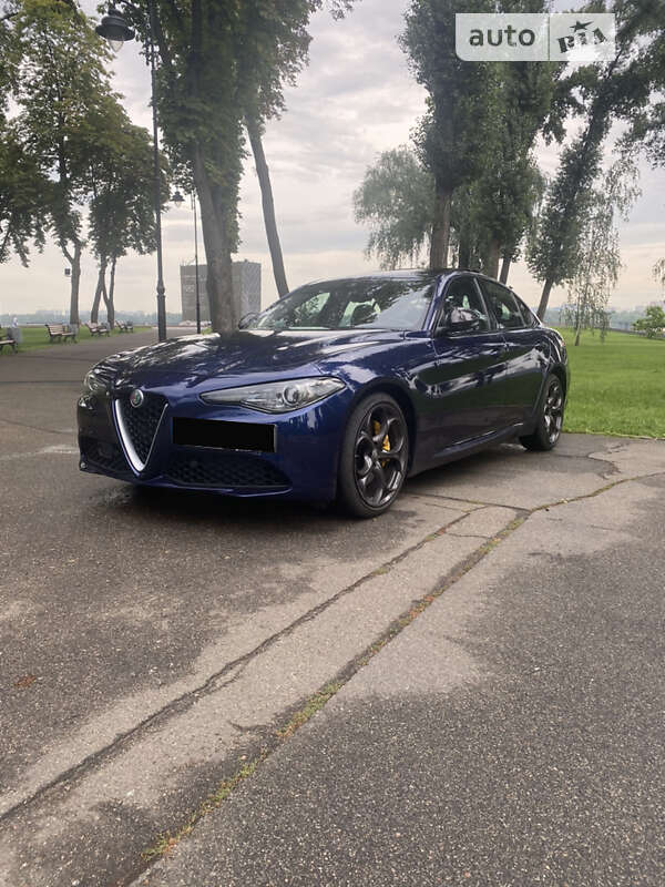 Седан Alfa Romeo Giulia 2018 в Киеве