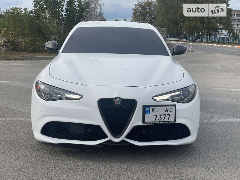 Седан Alfa Romeo Giulia 2019 в Киеве