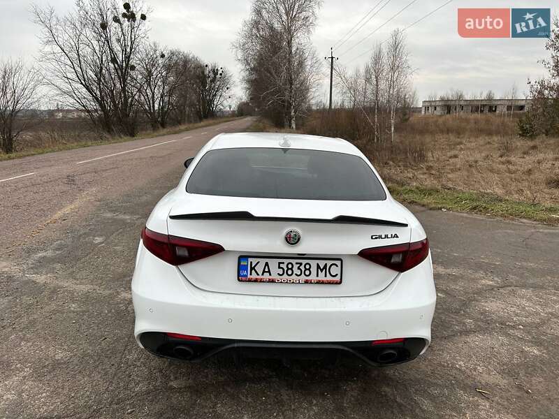 Седан Alfa Romeo Giulia 2019 в Киеве