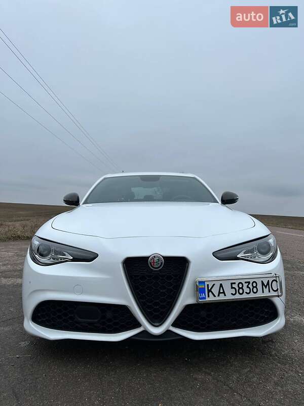 Седан Alfa Romeo Giulia 2019 в Киеве