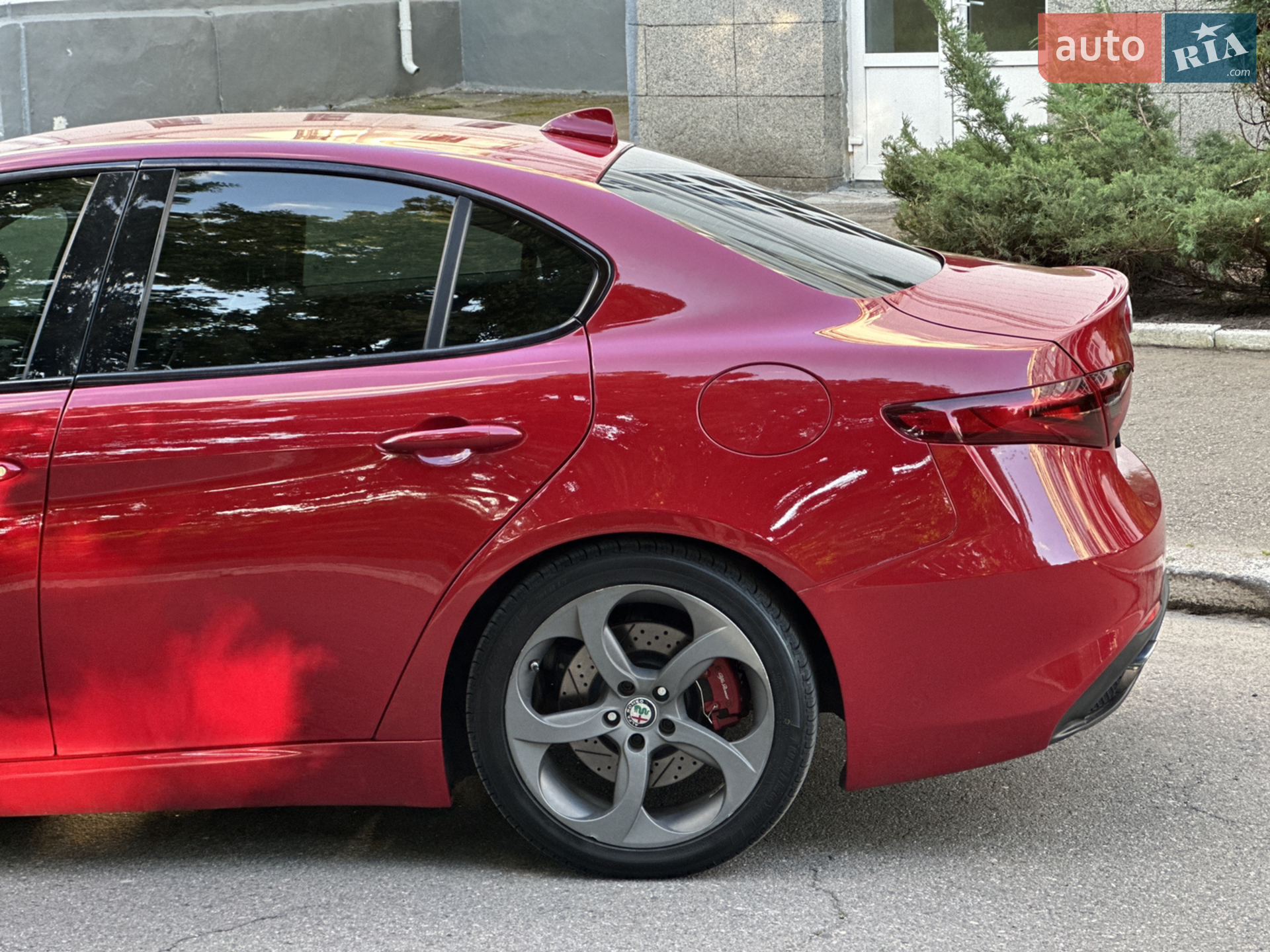 2017 Alfa Romeo Giulia - мініатюра 8