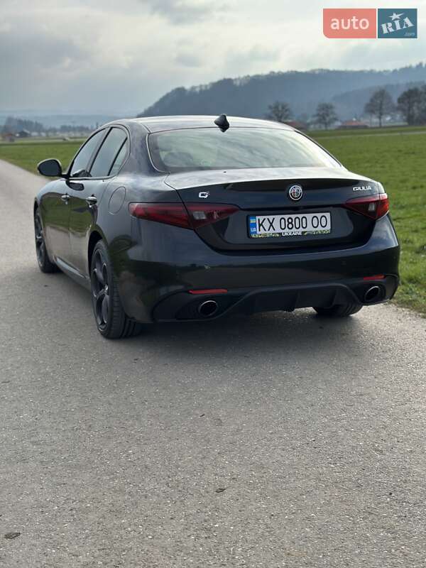 Седан Alfa Romeo Giulia 2017 в Києві