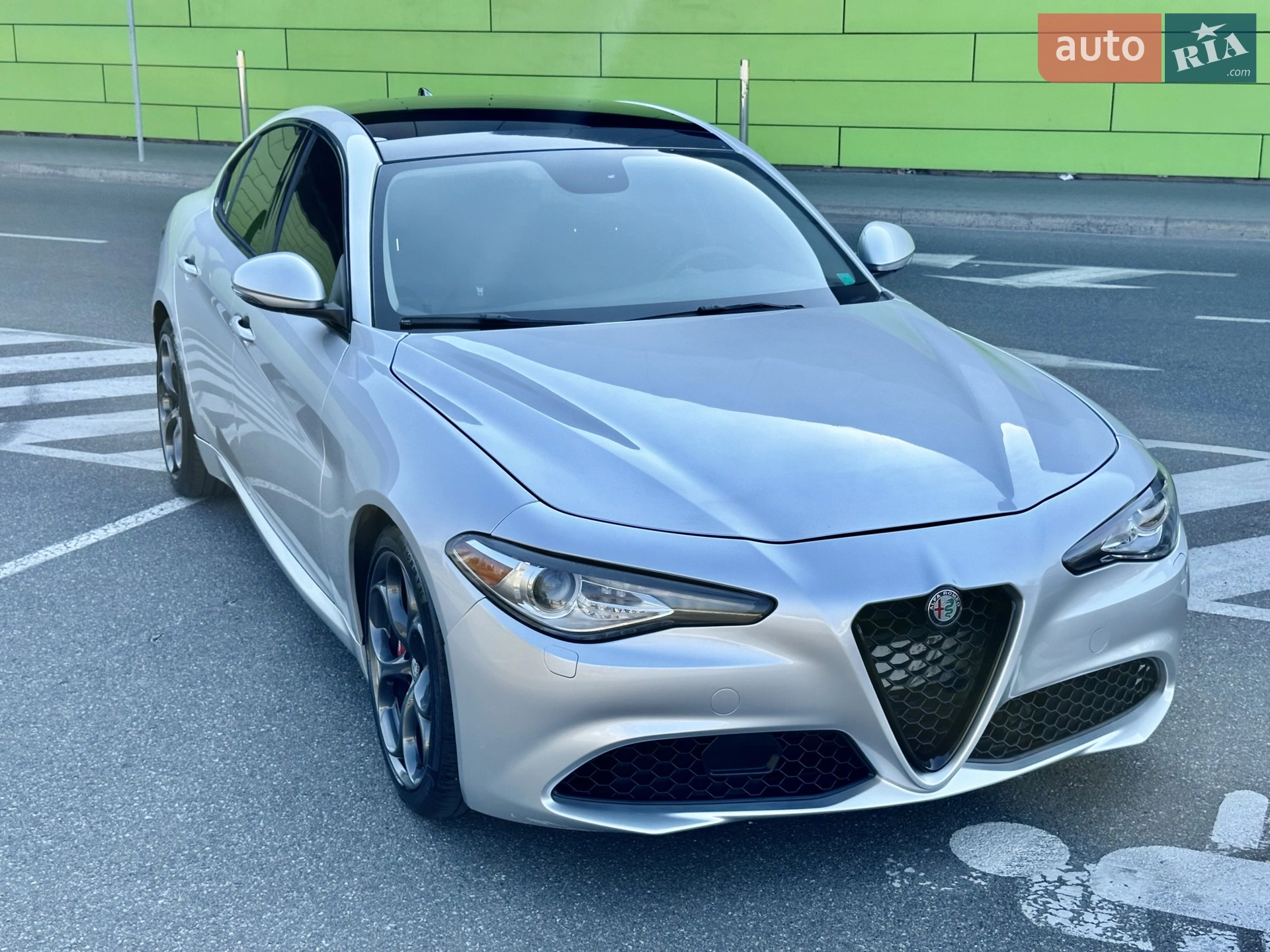 2017 Alfa Romeo Giulia - мініатюра 5