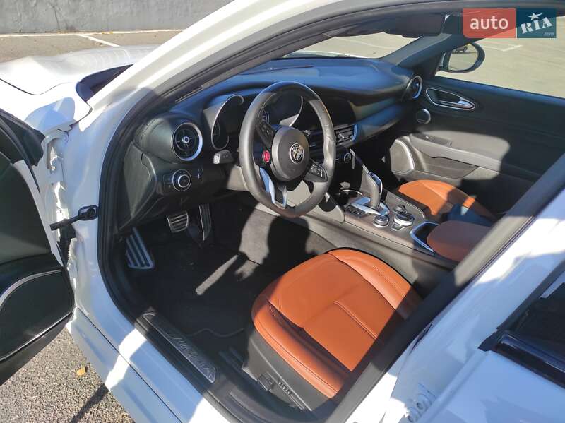 Седан Alfa Romeo Giulia 2022 в Кропивницком
