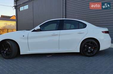 Седан Alfa Romeo Giulia 2022 в 