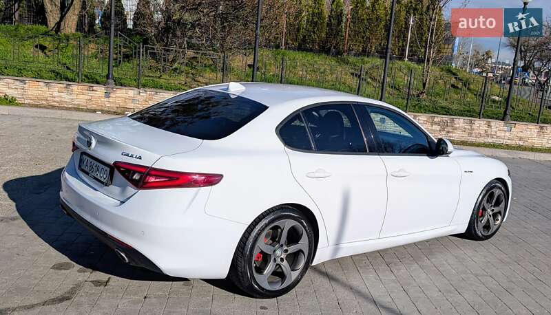 Седан Alfa Romeo Giulia 2016 в Києві