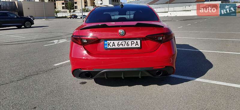 Седан Alfa Romeo Giulia 2021 в Києві