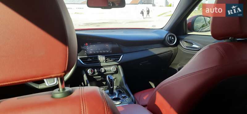Седан Alfa Romeo Giulia 2021 в Києві