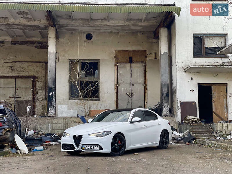 Седан Alfa Romeo Giulia 2020 в Києві