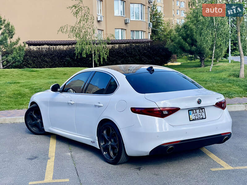 Седан Alfa Romeo Giulia 2020 в Києві