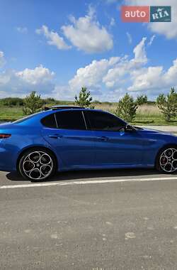 Седан Alfa Romeo Giulia 2021 в 