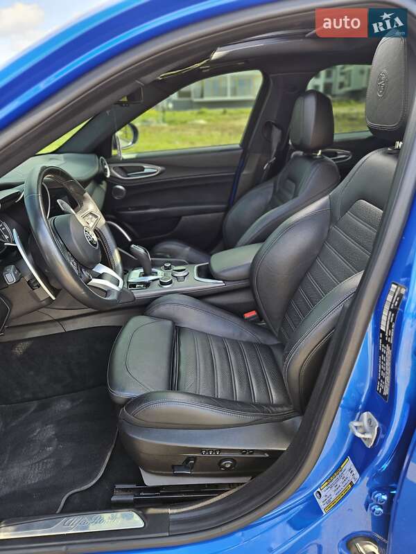 Седан Alfa Romeo Giulia 2021 в Рівному