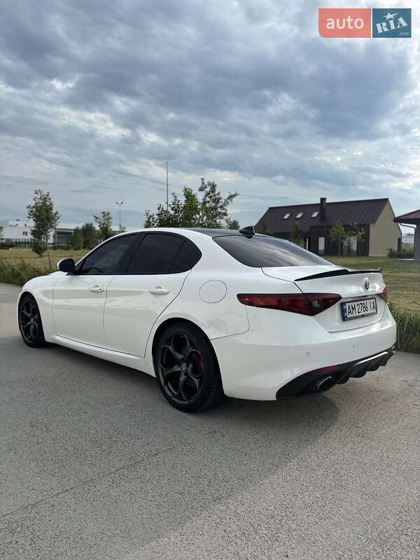 Седан Alfa Romeo Giulia 2017 в Коростене