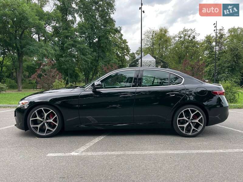 Седан Alfa Romeo Giulia 2018 в Киеве