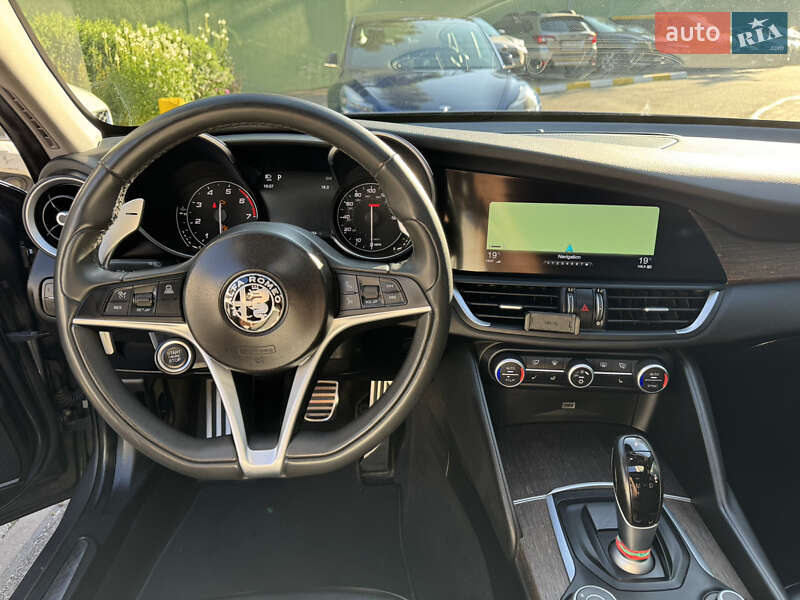 Седан Alfa Romeo Giulia 2017 в Киеве фото 14 Седан Alfa Romeo Giulia 2017 в Киеве