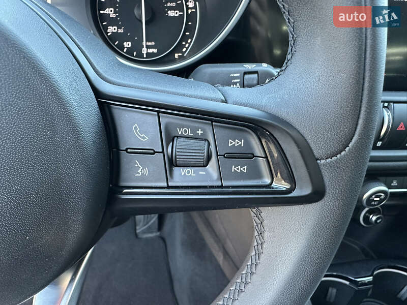 Седан Alfa Romeo Giulia 2020 в Киеве