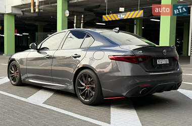 Седан Alfa Romeo Giulia 2016 в 
